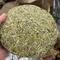 福鼎的白茶头春头采米粒芽银针白毫银针饼茶小饼厂家直供